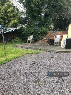 Comunal Garden. Fire Pit, Decked Area, Bbq