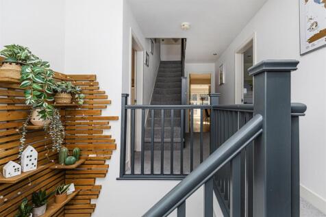 Bramleys Estate Agents - Oakfield Drive - Mirfield