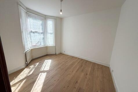 Mayville Rd E11
