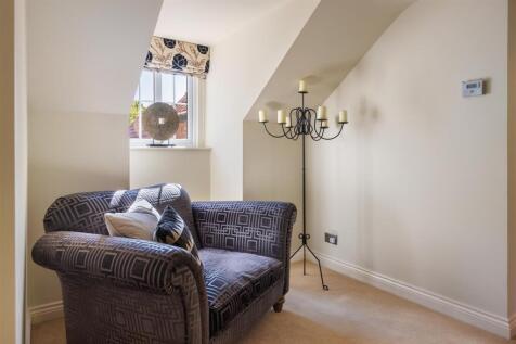 LANDING SITTING AREA