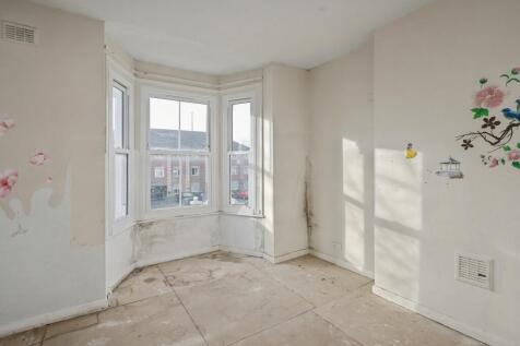 First Floor 25 Claremont Road, Cricklewood, London, NW2 1BP