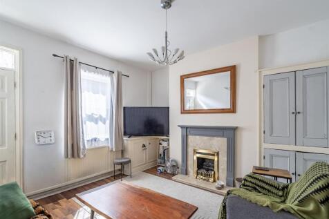 LIVING ROOM 2