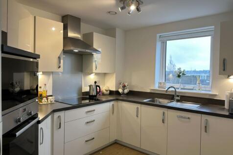 Fully Fitted Kitchen