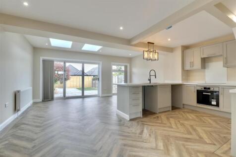 KITCHEN / DINER