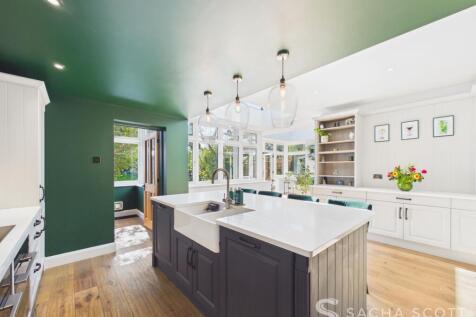 Kitchen / Breakfast Room