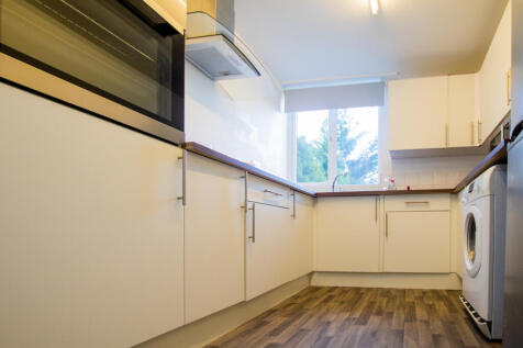 Foxlands Crescent, Dagenham photo 4