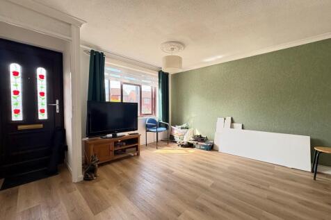  Stapleford Close, Chingford, London  photo 3