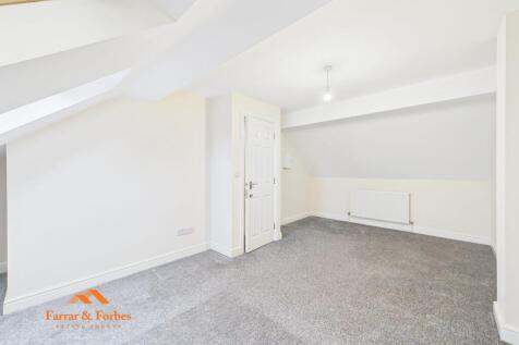 Lowerhouse Lane, Burnley, BB12 photo 4