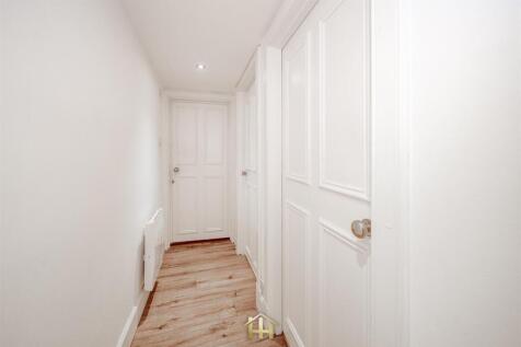 22A ROSEANGLE DD1 4LR 240725 EDIT (25 of 43).jpg