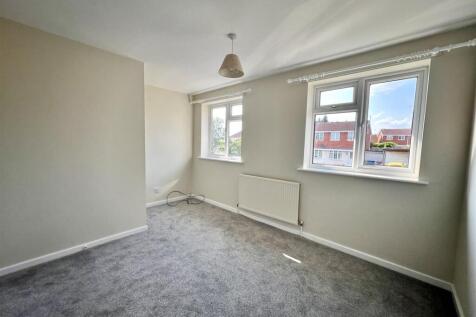 Weaver Drive, Western Downs, Stafford, ST17 9DD photo 4