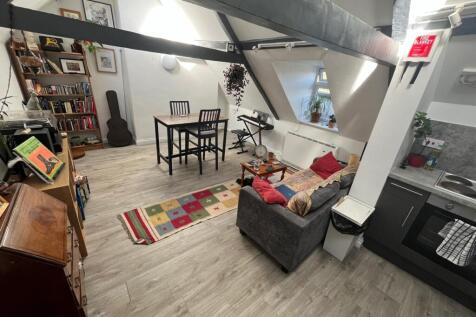 Top Floor Flat, 3 King Square photo 5