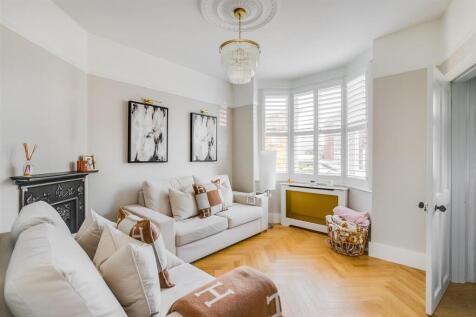 Pondcroft Road 20-21.jpg