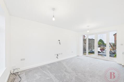 Highfield Avenue, Langwith, NG20 photo 3