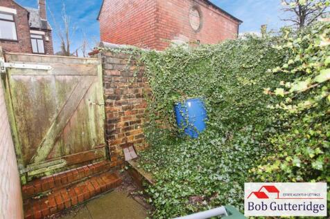 ENCLOSED REAR YARD