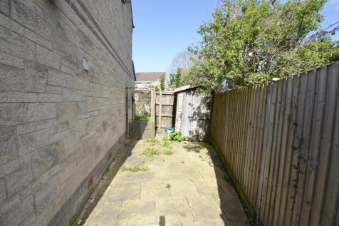 SIDE GARDEN