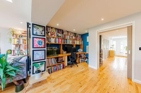 Living Room/Dining Room/Kitchen (8)