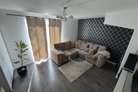 Eccles Close, Henley Green, Coventry photo 5