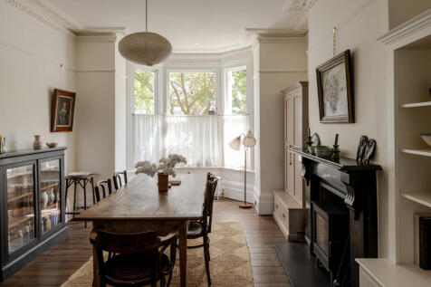 341238 - forest drive east-9.jpg
