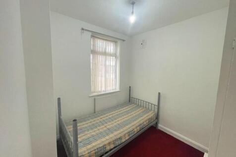 Shelley Avenue, Greenford, UB6 8RU photo 3