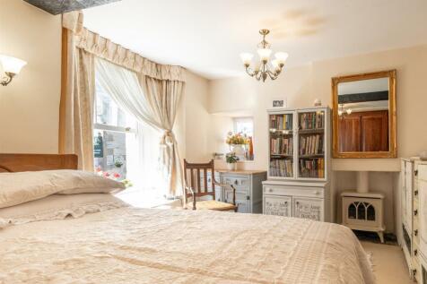 Master Bedroom 3.jpg