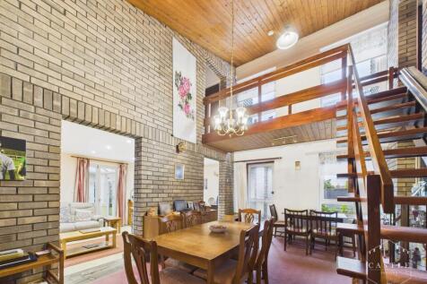 RECEPTION DINING ROOM