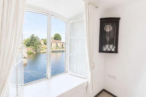 Bridge Place, Godmanchester photo 4