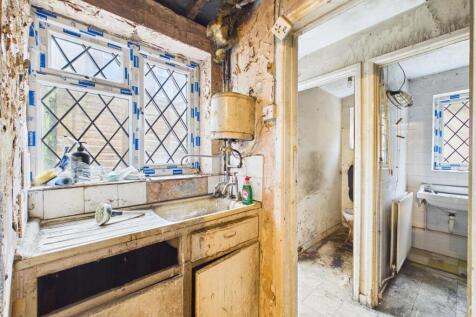4 - Three bedroom house in St George.jpg