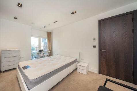 Exchange Gardens, Nine Elms photo 4