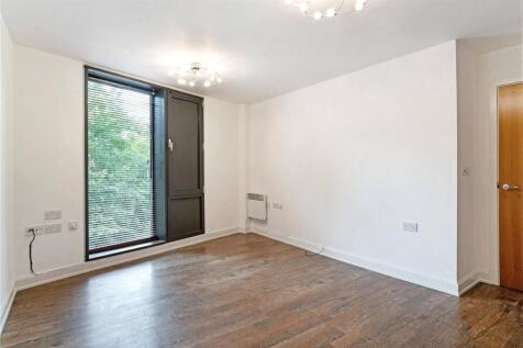Honeybourne Way, Cheltenham, Gloucestershire, GL50 photo 4