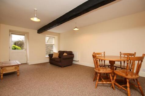 Living room-2.jpg