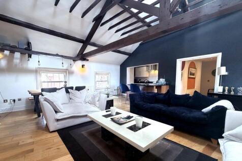 Impressive Open-Plan Living/Dining/Breakfast Kitch