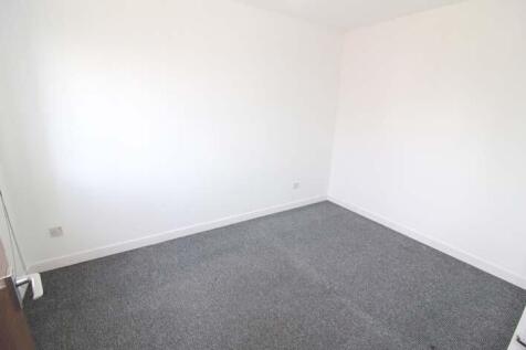 16, Hamilton Court, Granville Way, Brightlingsea, Essex photo 5