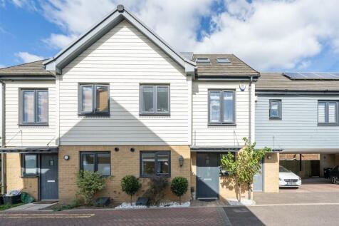 Woodford Green, IG8 - property photo