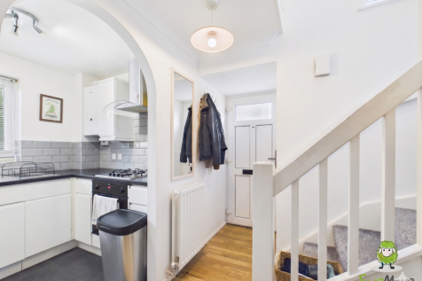 EweMove Estate Agents Basingstoke - Great Oaks Cha