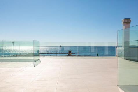 New, modern town-house in the heart of Portixol, with views over the harbour and the sea