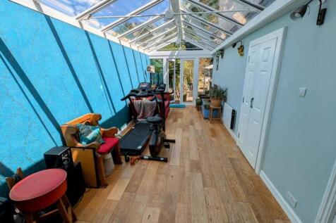 24 Church Rd conservatory.jpg