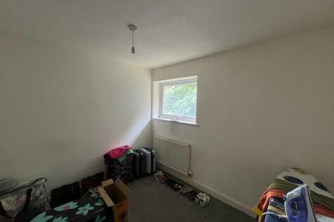 Norwich Drive, Upton photo 5