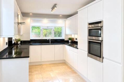 Castle Close, Bromley, BR2 photo 3
