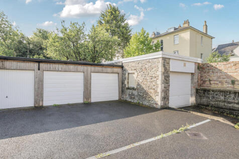 1306236-5-6842b6c...