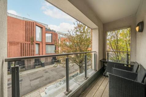 London, N5 - property photo