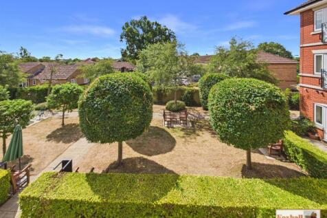 Communal Areas &amp;  Gardens