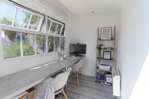 3 Upper Barton - ...