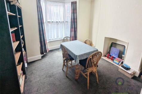 Dining /Bedroom 3