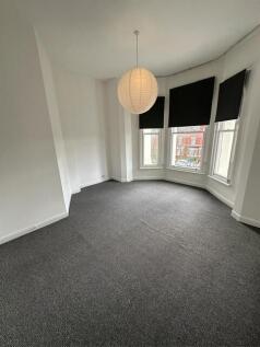 Flat 3 Venetian Villas, 36-42 Hathersage Road, Manchester photo 4