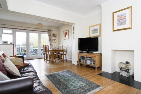 6 Bedroom House To Let, Ashbourne Avenue, South Woodford, E18 - £3,600 PCM photo 3