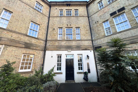 2 Bedroom First Floor Apartment