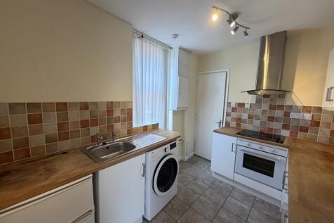 Spacious Kitchen 