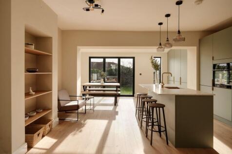 Kitchen dining room