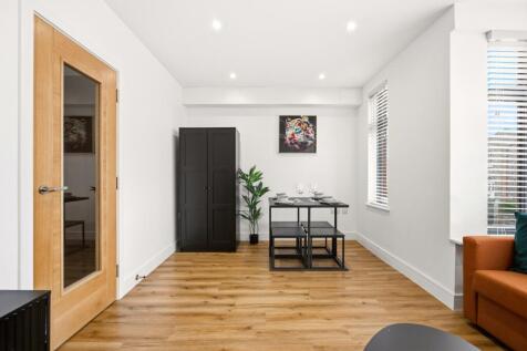 London Road, St. Albans, Hertfordshire, AL1 photo 4