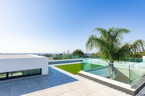 Sea View Property for sale in Loule